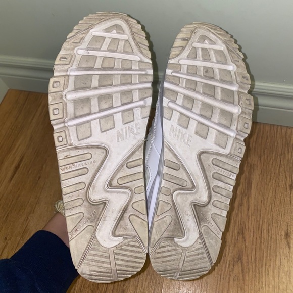 Nike Air Max 90 in White - Picture 4 of 5